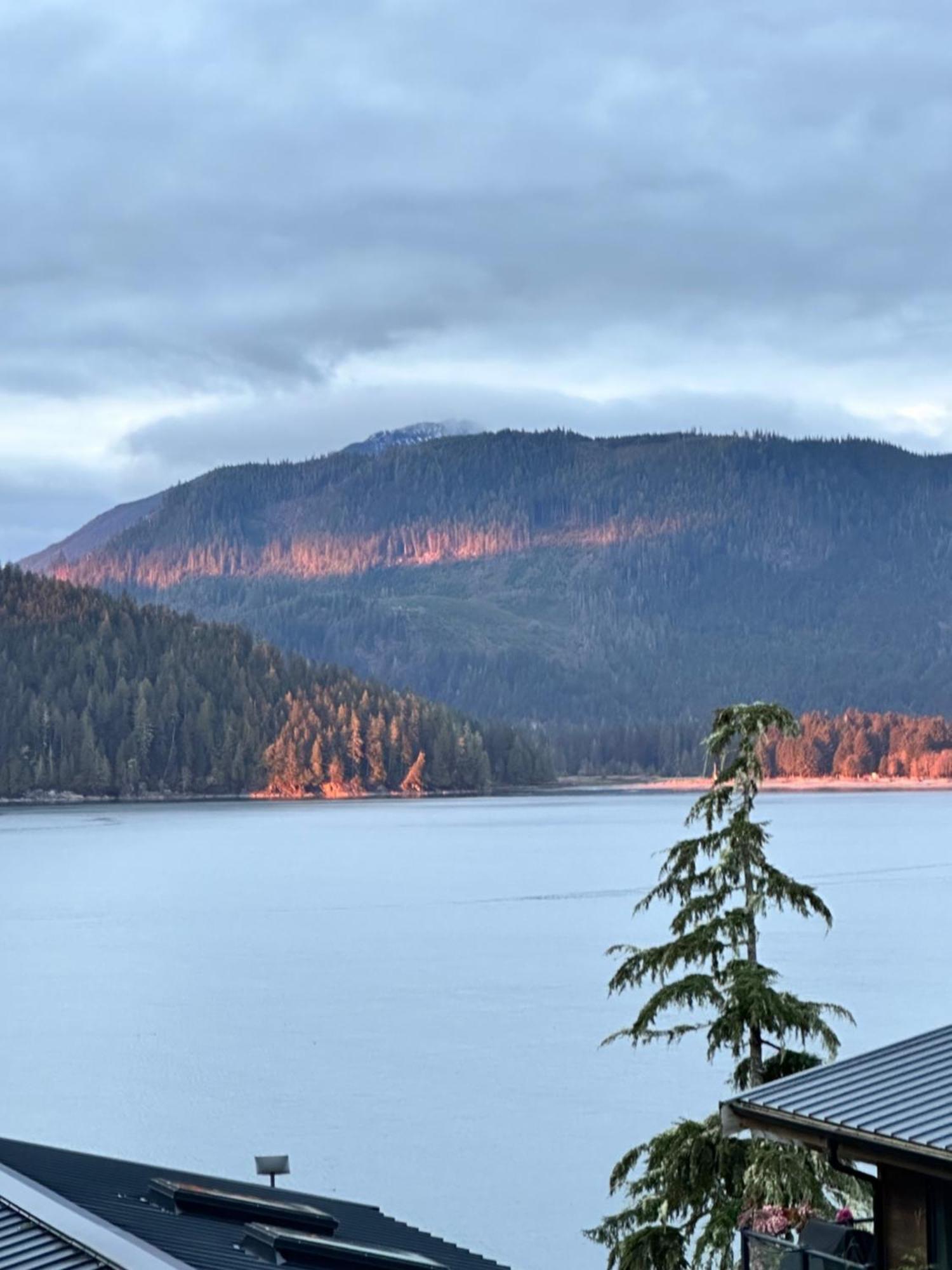 Villa Bjorn Holm Port Renfrew Exterior foto